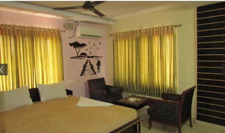 Maruthi Residency Inn & Restaurant Hyderabad Exterior photo